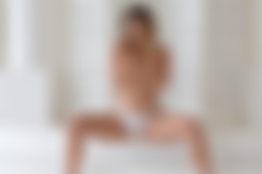 [photodromm.com] 2020-04/[photodromm.com] - 2020.04.04 - Sharona - The Queen (x50) 2000x3000/20l.jpg