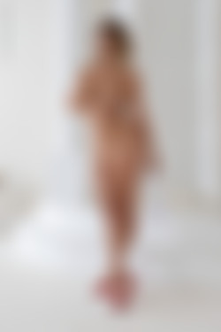 [photodromm.com] 2020-04/[photodromm.com] - 2020.04.04 - Sharona - The Queen (x50) 2000x3000/25l.jpg